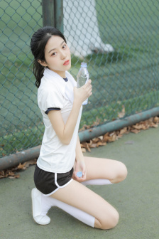 过来趴下
